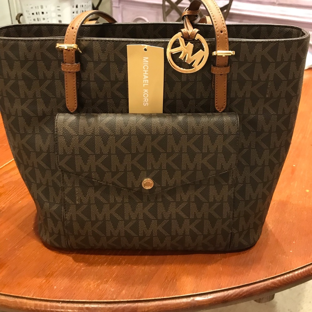 Michael Kors tote almost new
